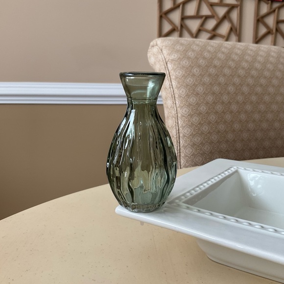 Green Glass Bud Vase Platter Decoration - Picture 3 of 5